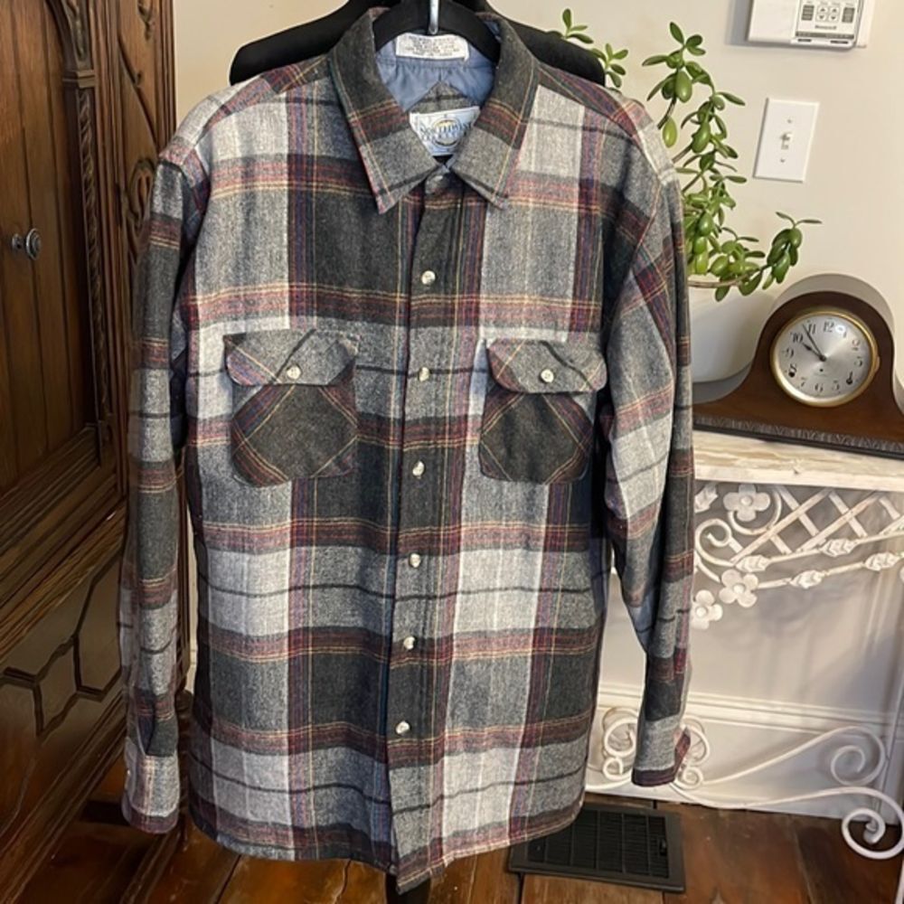 Northwest Territory Lined Plaid Button Up‎ Shirt size L